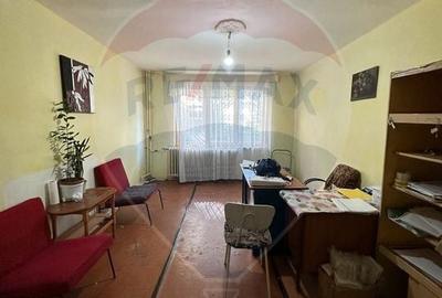 Spațiu comercial, de 2,650 mp, în Sud - 9