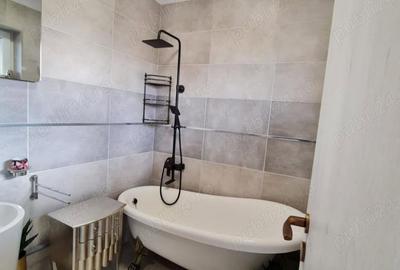 Casă cu 5 camere cu Teren 333 Mp în Central