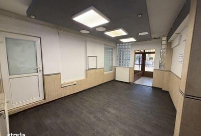 Spațiu comercial, de 42 mp, în Central - 6