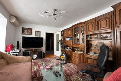 Apartament cu 4 camere decomandat în P-ța Unirii - 7