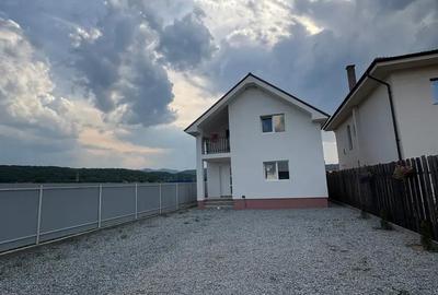 Casă cu 4 camere în Gilău
