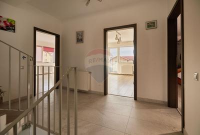 Casă individuală cu 7 camere cu Garaj în Chinteni - 12