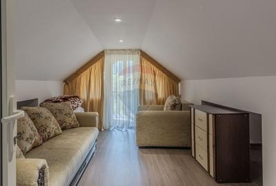 Casă cu 10 camere cu Teren 1074 Mp în Moieciu de Jos - 20