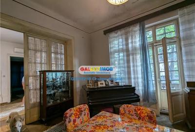 Casă cu 15 camere cu Teren 445 Mp în Unirii