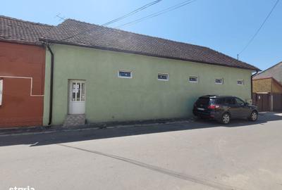 Spațiu comercial, de 100 mp, în Central - 3