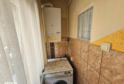 Garsonieră decomandată, mobilată în Micro IV