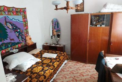 Casă cu 3 camere cu Teren 1563 Mp în Sărulești - 4
