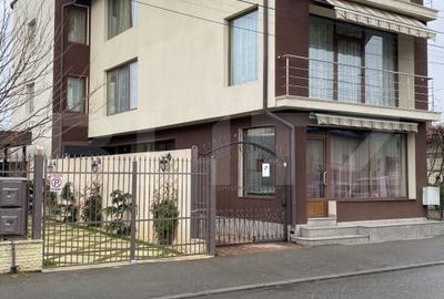 Casa de vanzare, 295 mp, zona Central - 1