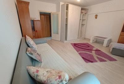 Inchiriez apartament cu o camera- zona ?tefan cel mare