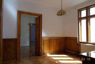 Casă cu 7 camere cu Canalizare în Cișmigiu - 3