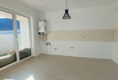 Casă cu 5 camere cu Canalizare în Central - 17