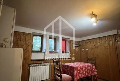 Casa formata din 2 apartamente, 2 garaje,  3 bai - zona Trei Stejari - 16