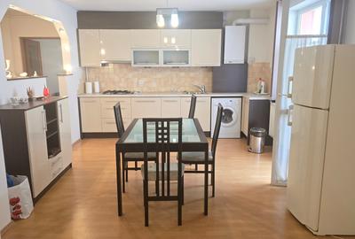 Apartament cu 2 camere decomandat în Decebal