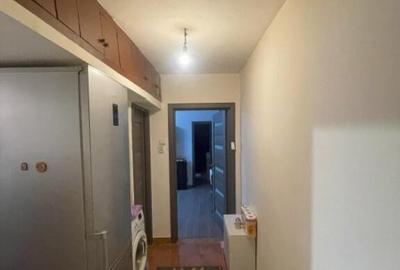 Apartament cu 2 camere semidecomandat, mobilat în Hotvon