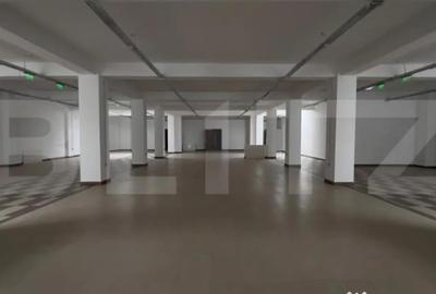 Spațiu comercial, de 850 mp, în Central - 3