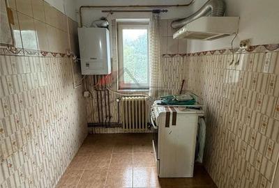 Apartament cu 2 camere semidecomandat în Albești
