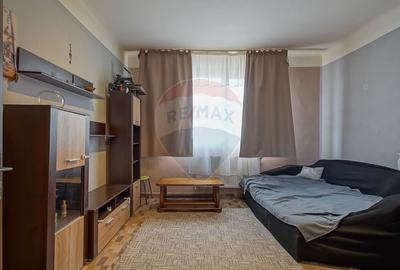 Comision 0% | De vânzare – Apartament la casă, parter | Săcele – Zona - 5