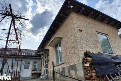 Casă cu 4 camere cu Teren 1600 Mp în Poiana - 10
