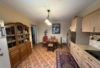 Casă cu 5 camere cu Teren 1596 Mp în Central - 10