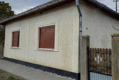 Casă cu 3 camere cu Teren 2400 Mp în Andrid - 1