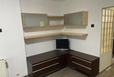 Garsoniera Dristor, 2 minute de metrou, stradal, mobilata si utilata modern Garsoniera Dristor, 2 minute de metrou, stradal, mobilata si utilata modern - 2