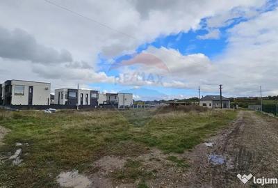 Teren de 720 mp, în Lisaura - 1