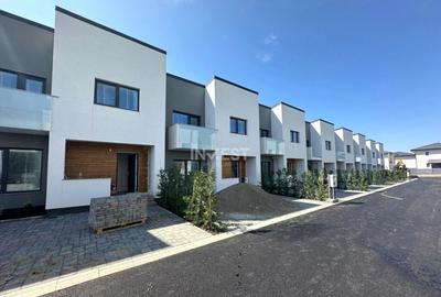 Casă cu 4 camere cu Canalizare în Popas Păcurari