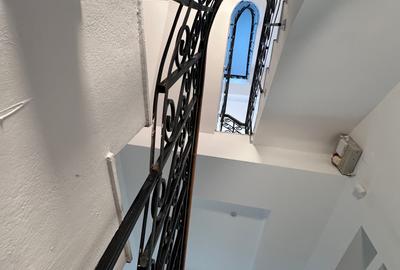 Casă cu 10 camere cu Teren 400 Mp în Floreasca