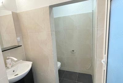 Spațiu comercial, de 60 mp, în Central - 8