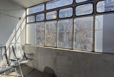 Apartament cu 3 camere semidecomandat, mobilat în P-ța Unirii - 11