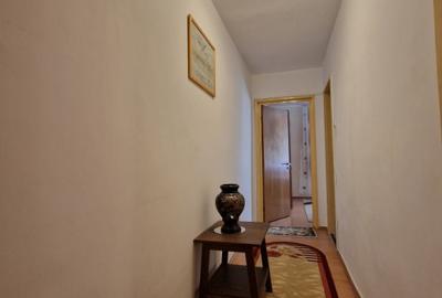 De Vanzare! Apartament cu 3 camere (Str.Vatra Dornei) - 9