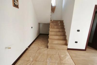 Casă cu 5 camere cu Teren 1792 Mp în Mitocu Dragomirnei - 8