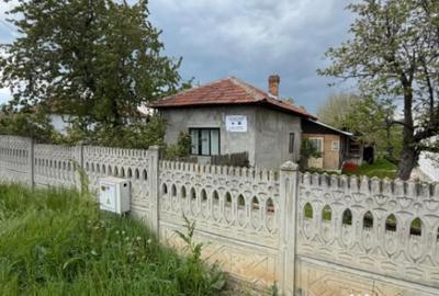 Casă cu 4 camere cu Teren 1400 Mp în Central - 5