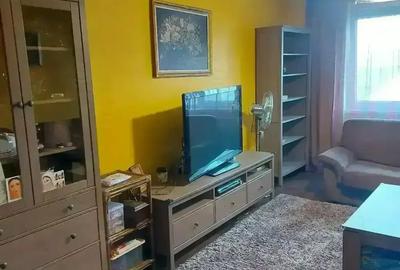 Apartament cu trei camere zona Cri?an - 1