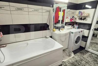 Casă cu 9 camere cu Teren 1860 Mp în Central - 3