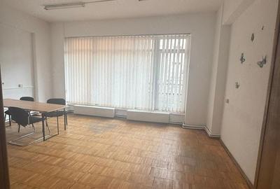 Spațiu comercial, de 25 mp, în Central - 2