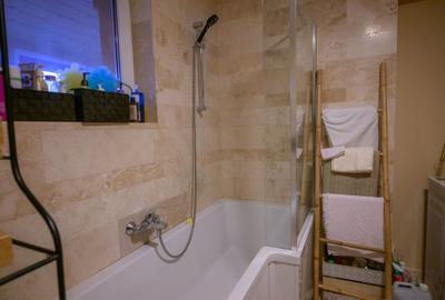 Casă individuală cu 11 camere cu Canalizare în Aninoasa - 16