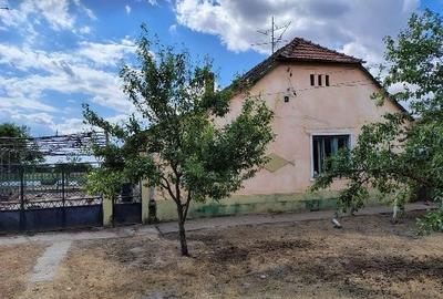 Casă cu 3 camere în Comloșu Mic - 1