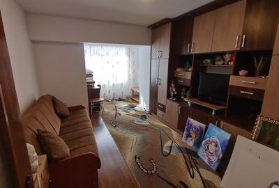 Apartament 3 camere, decomandat, 1 Mai