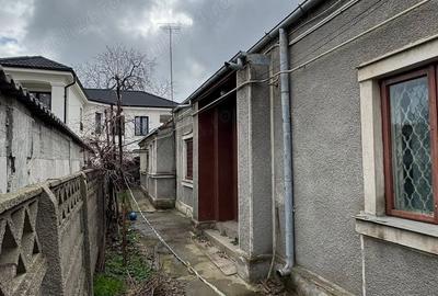 Casă cu 3 camere cu Teren 177 Mp în Piața Centrală - 1