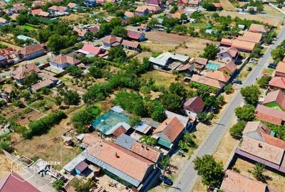 Casa în Curtici cu două corpuri de cladire, teren de 1080mp, comision 0 % - 12
