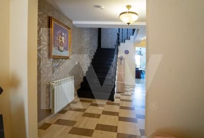 Vila exclusivista cu piscina si panorama de vis Cisnadioara - 12