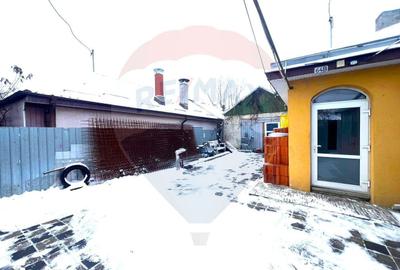 Casă cu 2 camere cu Teren 795 Mp în Tache