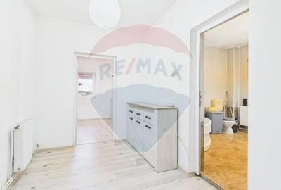 Casa cu 8 camere si 300mp curte, de inchiriat in zona Bd. Gloriei - 27