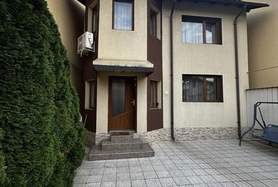 Casă cu 3 camere în Republicii