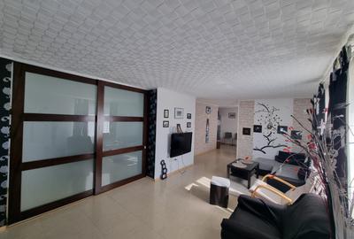 Casă cu 4 camere în Bucium