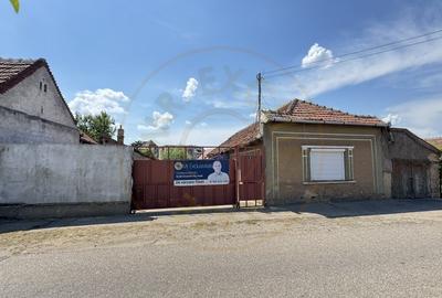 Casă individuală cu 2 camere în Carei