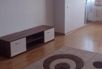 Apartament cu 3 camere decomandat, mobilat în Tomis Nord