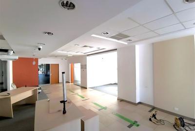 Birou, de 182 mp, în Universității - 2