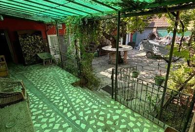 Casă cu 4 camere în Central - 1
